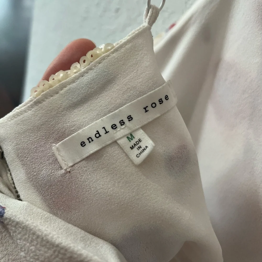 Embroidered floral top - Picture 8 of 8